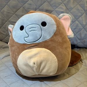 Mila 8” Elephant in Beaver Costume Squishmallow